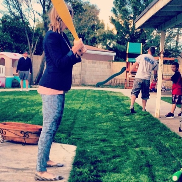 Merona straight leg denim w/ lighter flower detail - Picture 3 of 3